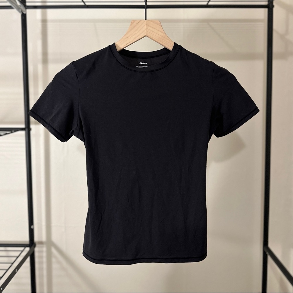 Skims Fits Everybody T-Shirt